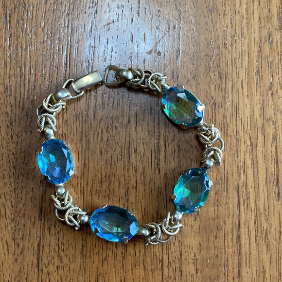 Jewelry - Warner vintage bracelet